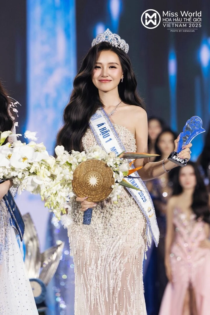 Những nàng hậu Miss World Vietnam sở hữu học vấn ấn tượng Những nàng hậu Miss World Vietnam sở hữu học vấn ấn tượng
