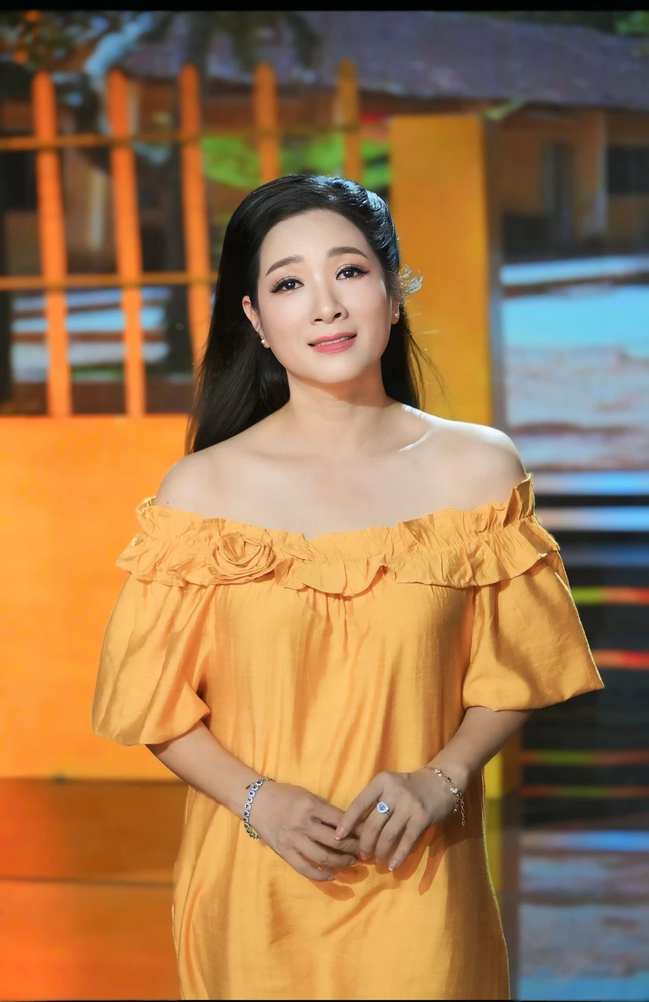 NSƯT Thanh Thanh Hiền ở tuổi 60: sự nghiệp nổi bật và vẻ đẹp truyền cảm hứng của nghệ sĩ Việt