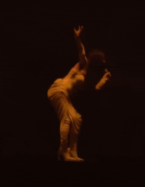 Nữ ca sĩ bị ghét nhất showbiz hiện tại: Không được cấp phép còn phá nát bản gốc vì hát dở