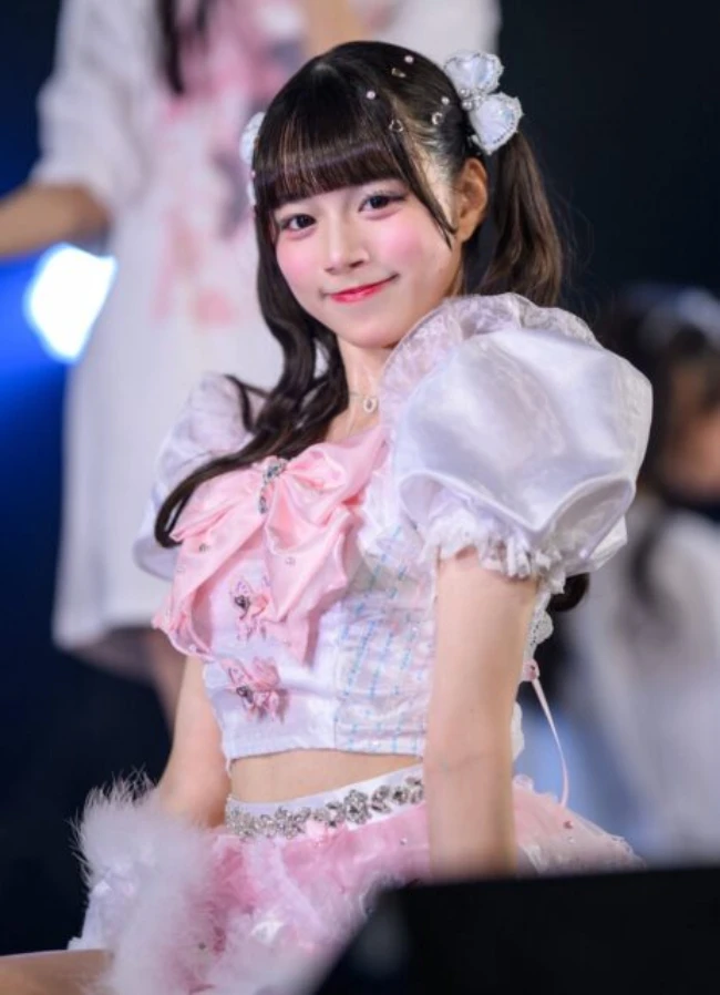 Nữ ca sĩ hẹn hò fan nam bị chê bai ngoại hình, công ty quản lý liền có động thái gây xôn xao