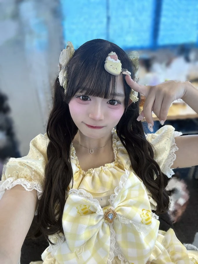 Nữ ca sĩ hẹn hò fan nam bị chê bai ngoại hình, công ty quản lý liền có động thái gây xôn xao