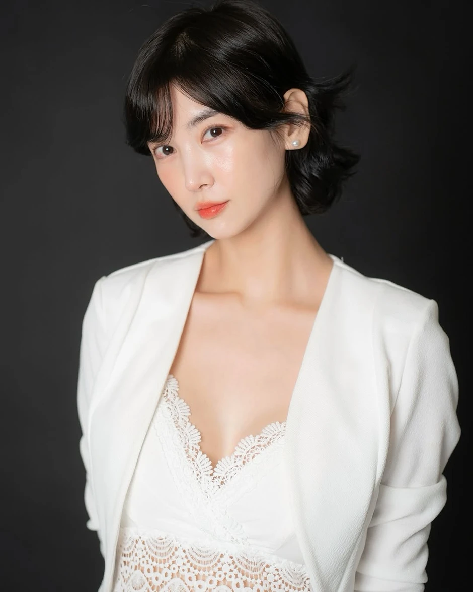 Nữ ca sĩ sở hữu tòa nhà 70 tỷ đồng mà khốn khổ, muốn bán đi vì 1 lý do