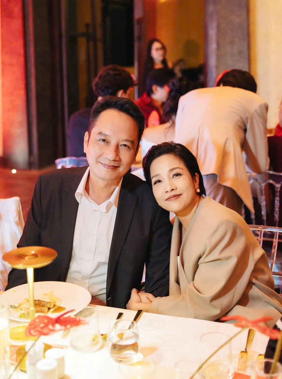 Nữ ca sĩ sống cuộc đời rực rỡ bậc nhất Vbiz: U55 viên mãn trong biệt phủ hơn 10.000m2 Nữ ca sĩ sống cuộc đời rực rỡ bậc nhất Vbiz: U55 viên mãn trong biệt phủ hơn 10.000m2