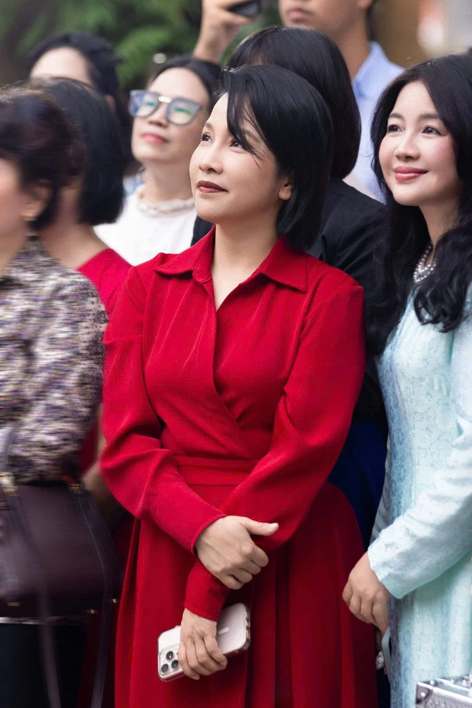 Nữ ca sĩ sống cuộc đời rực rỡ bậc nhất Vbiz: U55 viên mãn trong biệt phủ hơn 10.000m2 Nữ ca sĩ sống cuộc đời rực rỡ bậc nhất Vbiz: U55 viên mãn trong biệt phủ hơn 10.000m2