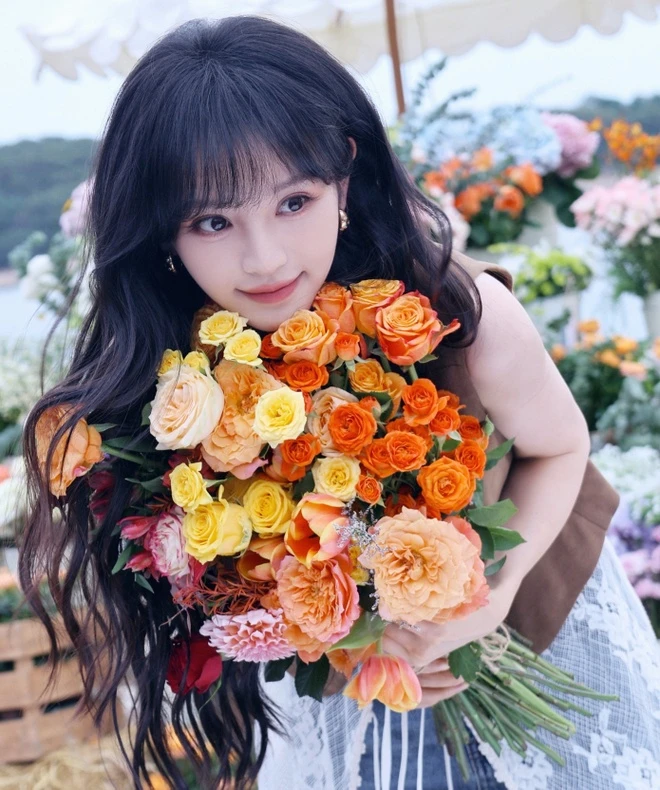 Nữ chính phim Trục Ngọc: Mặt búp bê body bốc lửa nhưng drama rợp trời, mang tiếng "tâm cơ" vì 1 món quà 10.000 đồng Nữ chính phim Trục Ngọc: Mặt búp bê body bốc lửa nhưng drama rợp trời, mang tiếng "tâm cơ" vì 1 món quà 10.000 đồng