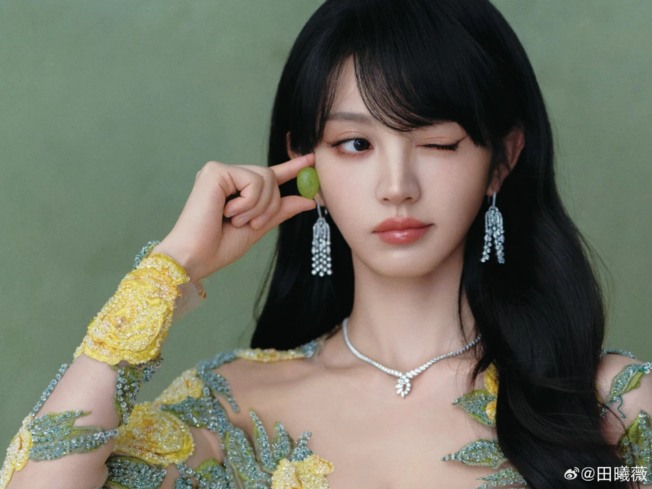 Nữ chính phim Trục Ngọc: Mặt búp bê body bốc lửa nhưng drama rợp trời, mang tiếng "tâm cơ" vì 1 món quà 10.000 đồng Nữ chính phim Trục Ngọc: Mặt búp bê body bốc lửa nhưng drama rợp trời, mang tiếng "tâm cơ" vì 1 món quà 10.000 đồng