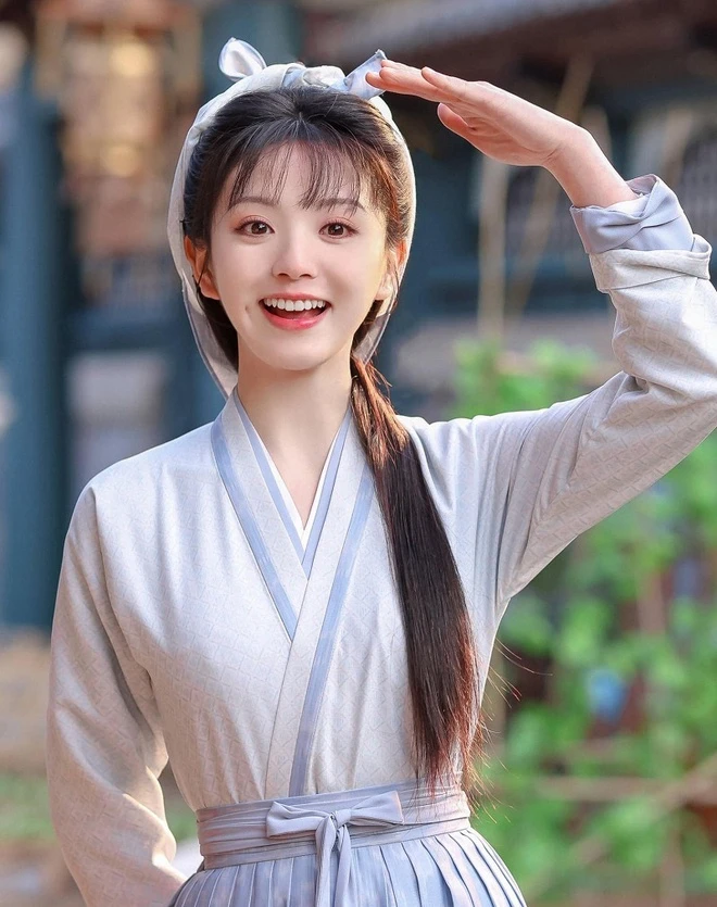 Nữ chính phim Trục Ngọc: Mặt búp bê body bốc lửa nhưng drama rợp trời, mang tiếng "tâm cơ" vì 1 món quà 10.000 đồng Nữ chính phim Trục Ngọc: Mặt búp bê body bốc lửa nhưng drama rợp trời, mang tiếng "tâm cơ" vì 1 món quà 10.000 đồng