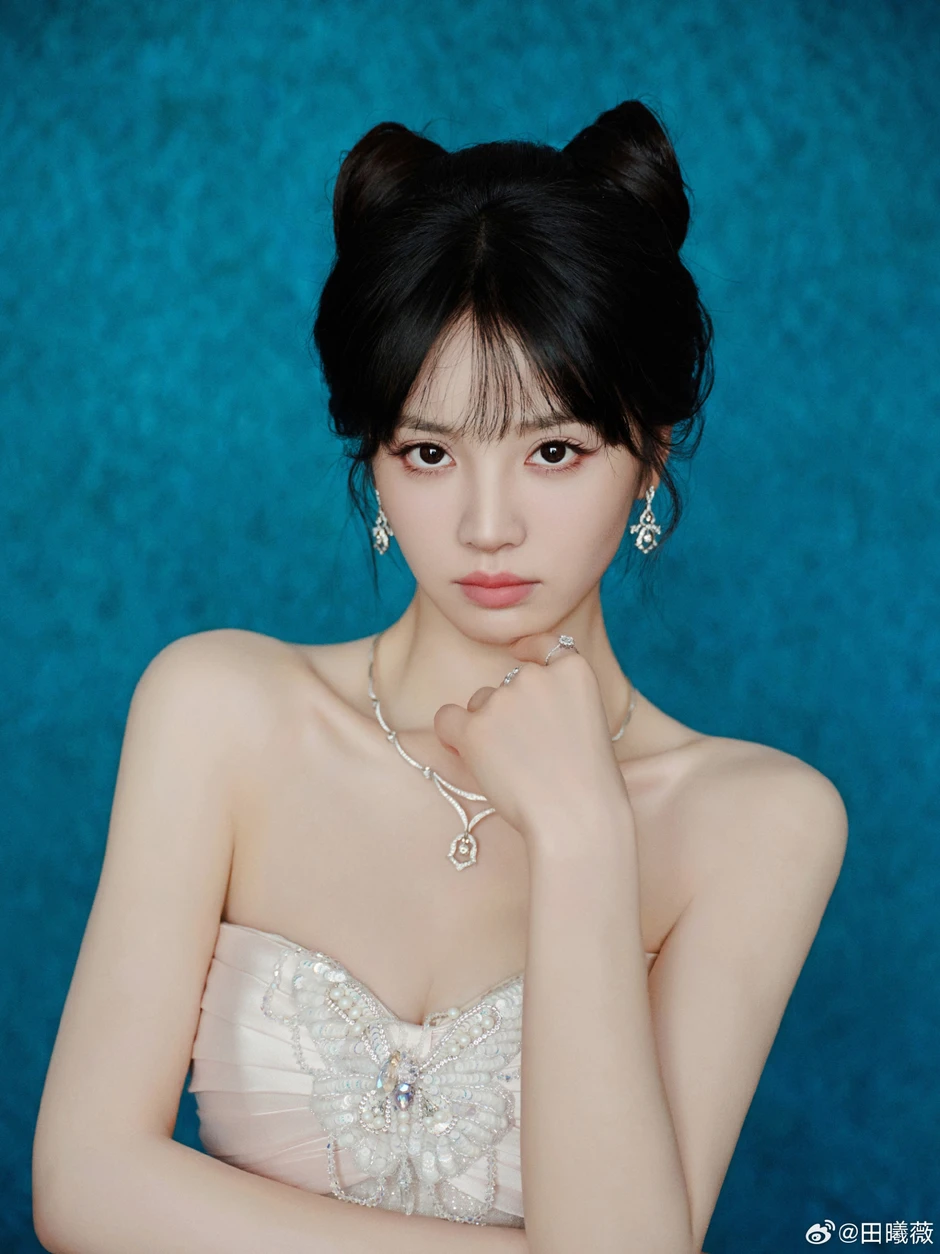 Nữ chính phim Trục Ngọc: Mặt búp bê body bốc lửa nhưng drama rợp trời, mang tiếng "tâm cơ" vì 1 món quà 10.000 đồng Nữ chính phim Trục Ngọc: Mặt búp bê body bốc lửa nhưng drama rợp trời, mang tiếng "tâm cơ" vì 1 món quà 10.000 đồng