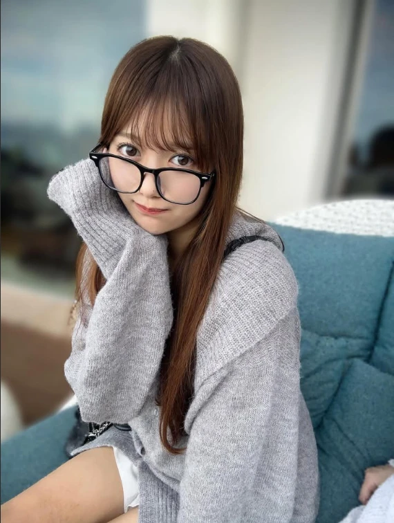 Nữ diễn viên Nhật Bản bức xúc vì bị qu.ấy. r.ối