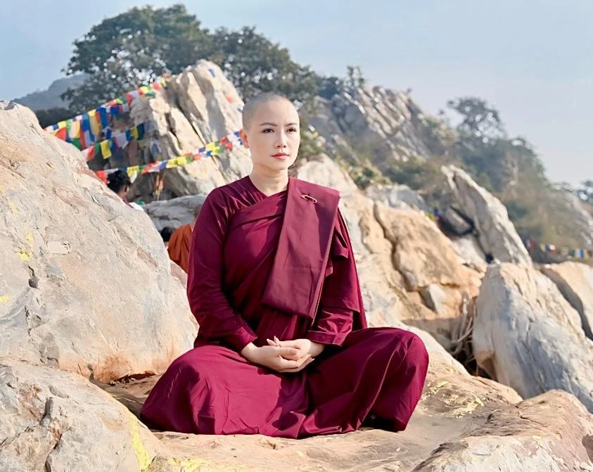 Đào Hoàng Yến xuất gia gieo duyên tại Ấn Độ