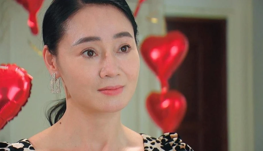 Nữ diễn viên U50 đang bị ghét trên sóng giờ vàng: Là mẹ đơn thân, visual sang chảnh không thể đóng nổi vai nghèo Nữ diễn viên U50 đang bị ghét trên sóng giờ vàng: Là mẹ đơn thân, visual sang chảnh không thể đóng nổi vai nghèo