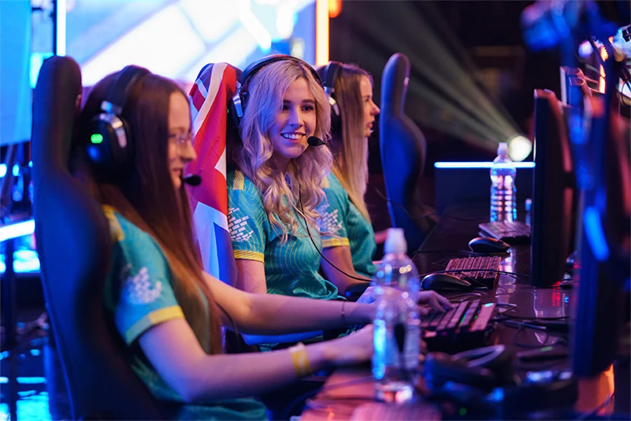 Nữ tuyển thủ và streamer trong thế giới Esports: Vượt qua định kiến, tiếng cười cợt và hành trình khẳng định bản thân