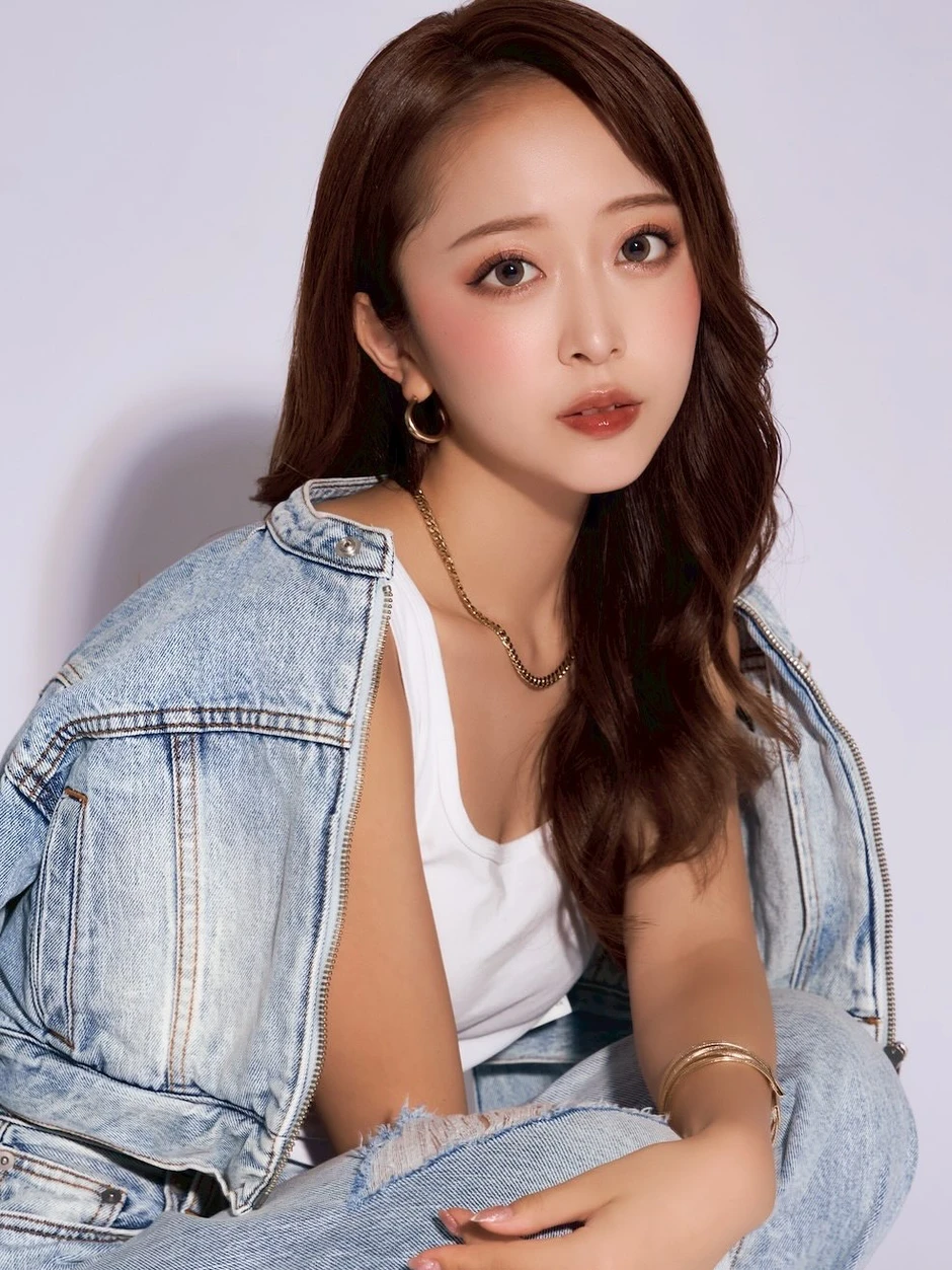 Nửa đêm xem trộm điện thoại bạn trai, ngọc nữ showbiz buộc phải chia tay còn bị đàng trai đuổi khỏi nhà