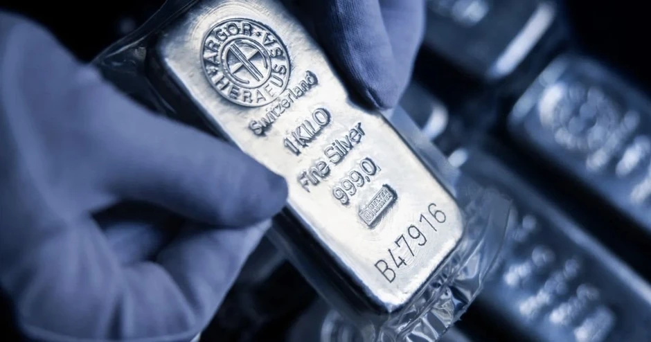 Ồ ạt đổ tiền bắt đáy, 265 tấn bạc về kho một tổ chức chỉ trong 1 đêm