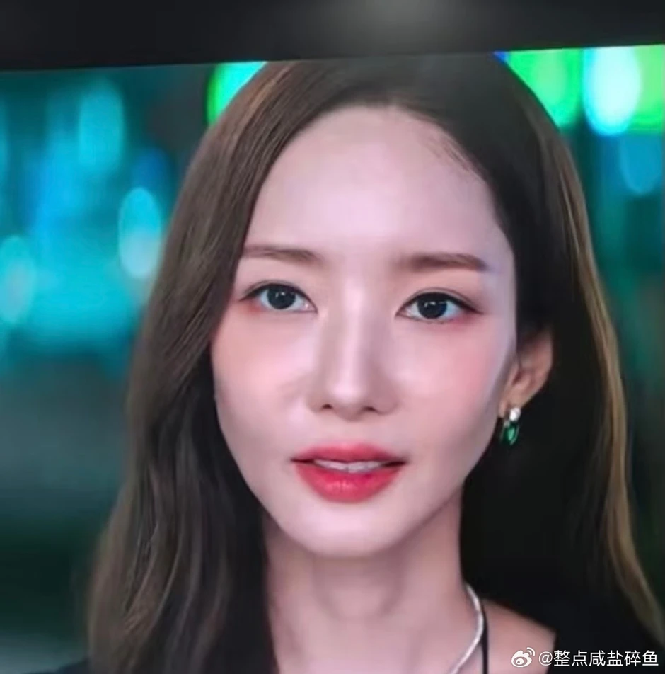 Park Min Young giảm cân đến mức trông lép vế hơn cả fan nữ khi đứng chung khung hình