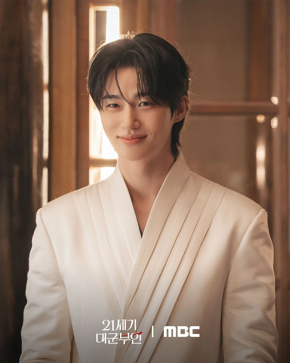 Perfect Crown chưa chiếu đã chiếm top 1 độ hot cả nước Perfect Crown chưa chiếu đã chiếm top 1 độ hot cả nước