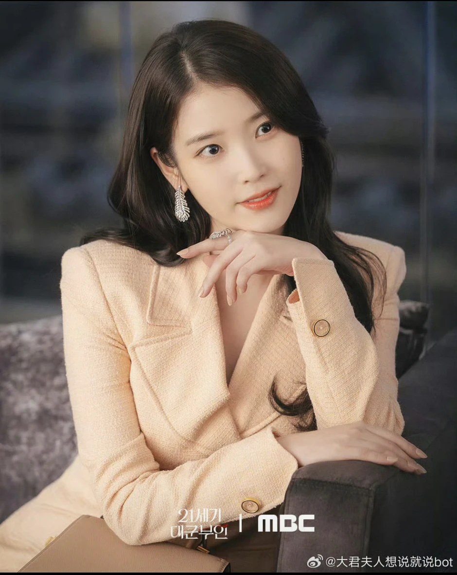 Perfect Crown chưa chiếu đã chiếm top 1 độ hot cả nước Perfect Crown chưa chiếu đã chiếm top 1 độ hot cả nước