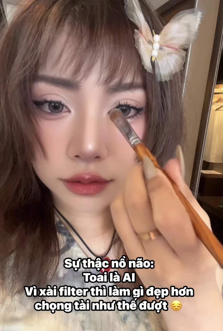 Phá vỡ nghi vấn "fake" hình ảnh, cô gái bị đồn là AI tung bằng chứng Phá vỡ nghi vấn "fake" hình ảnh, cô gái bị đồn là AI tung bằng chứng