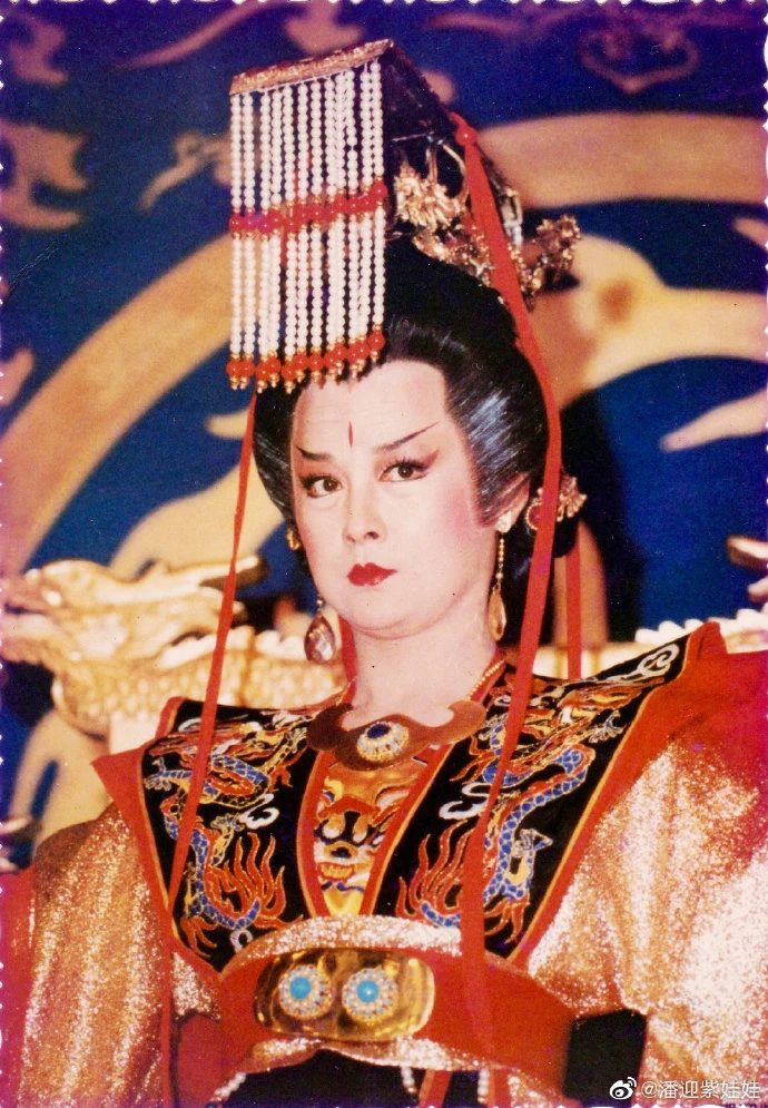 Phan Nghinh Tử trong vai Tiểu Long Nữ cổ trang