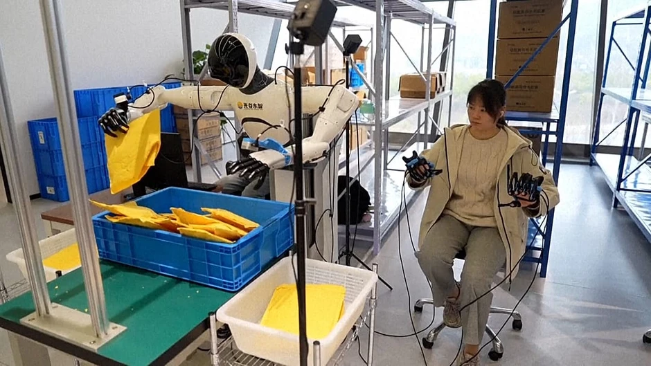 Phát hiện loạt robot Trung Quốc đang được đào tạo suốt ngày đêm, nhận nhiệm vụ có thể thay đổi cuộc sống của con người mãi mãi Phát hiện loạt robot Trung Quốc đang được đào tạo suốt ngày đêm, nhận nhiệm vụ có thể thay đổi cuộc sống của con người mãi mãi