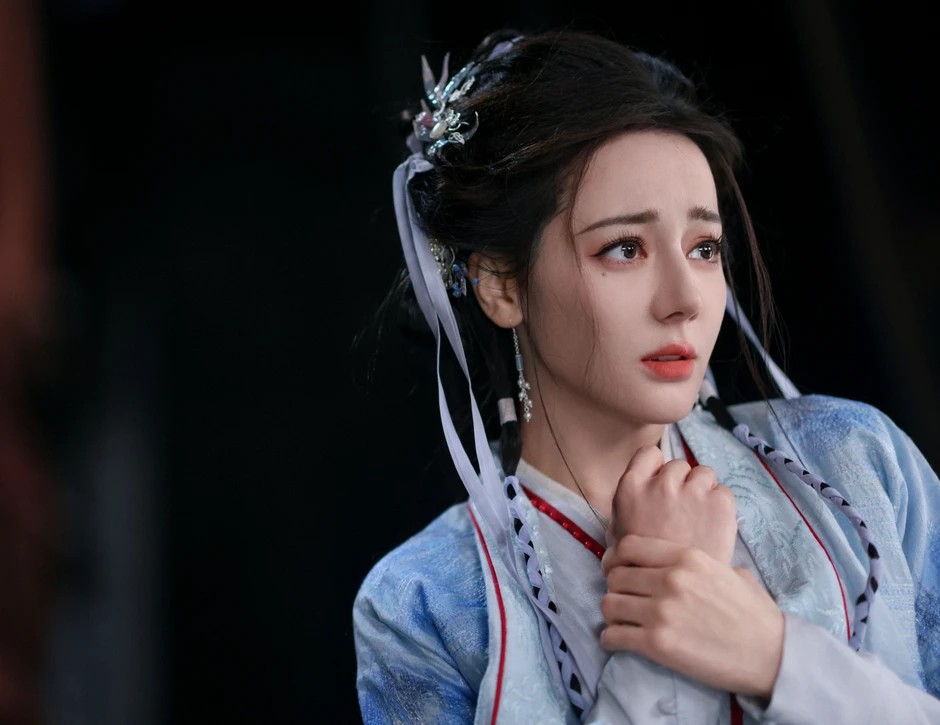 Phép màu cũng không cứu nổi Địch Lệ Nhiệt Ba Phép màu cũng không cứu nổi Địch Lệ Nhiệt Ba