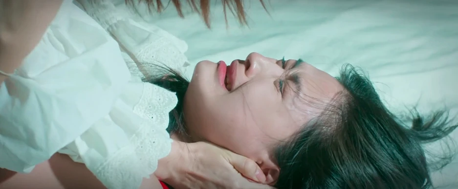 Phim Việt giờ vàng đừng viện cớ 18+ để làm càn