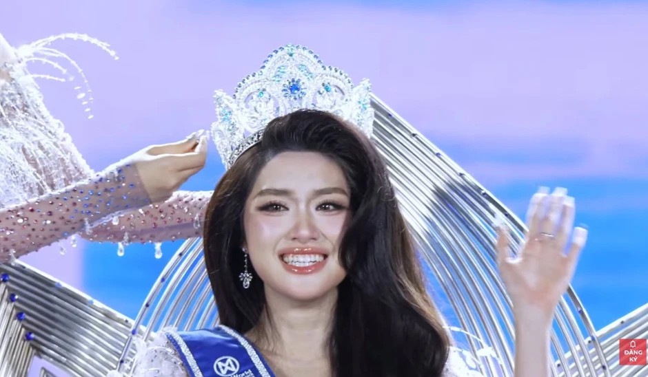 Phương Oanh - Tân Miss World Vietnam là ai?
