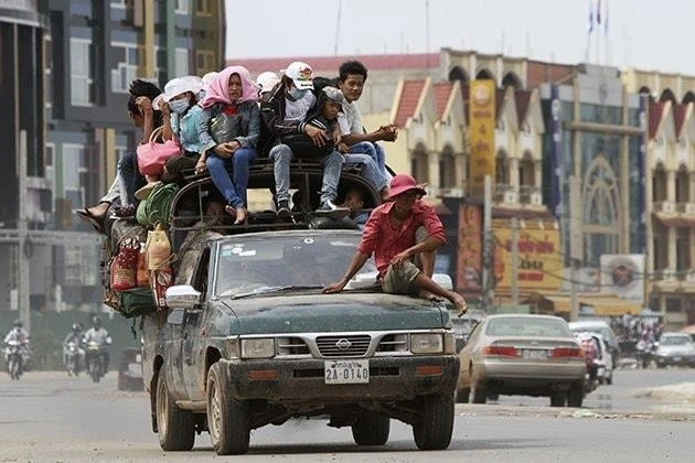 Quốc gia láng giềng Việt Nam bỗng dừng phạt vi phạm giao thông trên toàn quốc