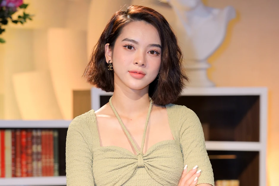 Quỳnh Lương làm mẹ từ năm 18 tuổi, nhan sắc xinh đẹp nhưng cuộc đời lắm truân chuyên Quỳnh Lương làm mẹ từ năm 18 tuổi, nhan sắc xinh đẹp nhưng cuộc đời lắm truân chuyên