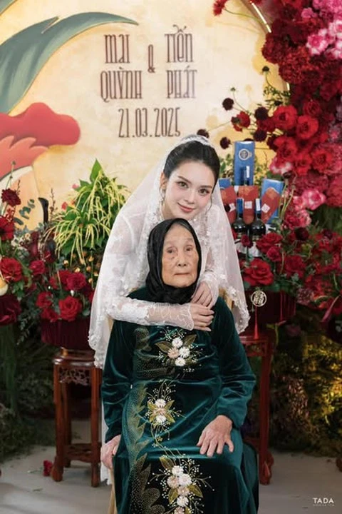 Quỳnh Lương thông báo biến cố gia đình, bài đăng đau đớn lúc nửa đêm gây chạnh lòng Quỳnh Lương thông báo biến cố gia đình, bài đăng đau đớn lúc nửa đêm gây chạnh lòng