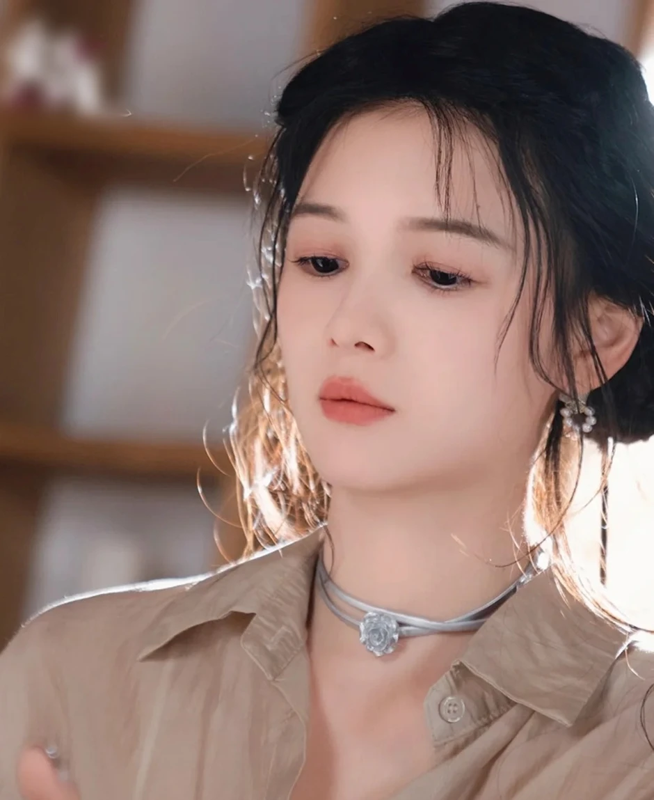 Rò rỉ file ghi âm "ngọc nữ Gen Z" hành hung trợ lý: Hình tượng ngoan hiền sụp đổ hoàn toàn trong phút chốc!