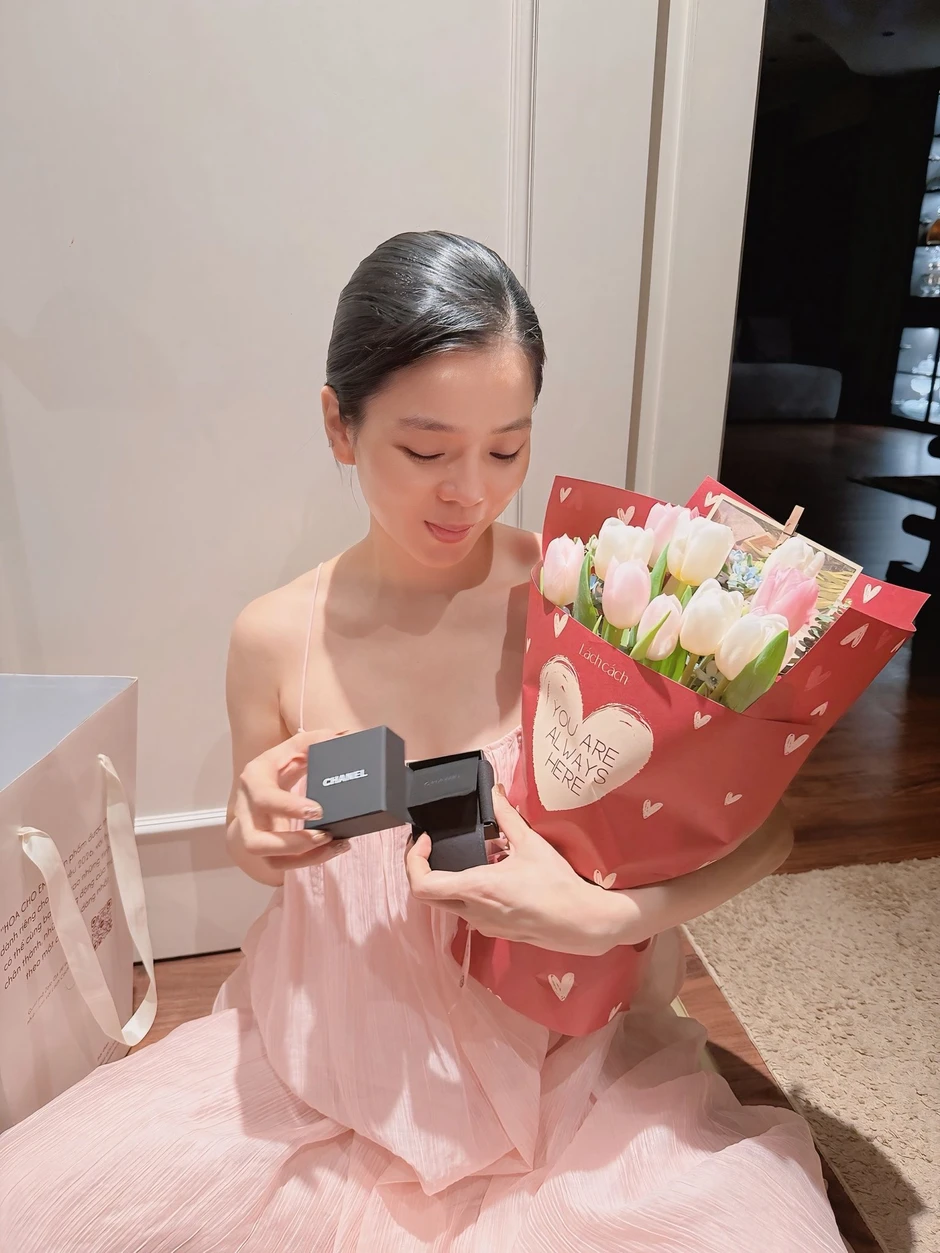 Sao Vbiz rộn ràng 8/3: Hoàng Dũng đã kết hôn từ 6 năm trước, Hòa Minzy - Lệ Quyên quá viên mãn!