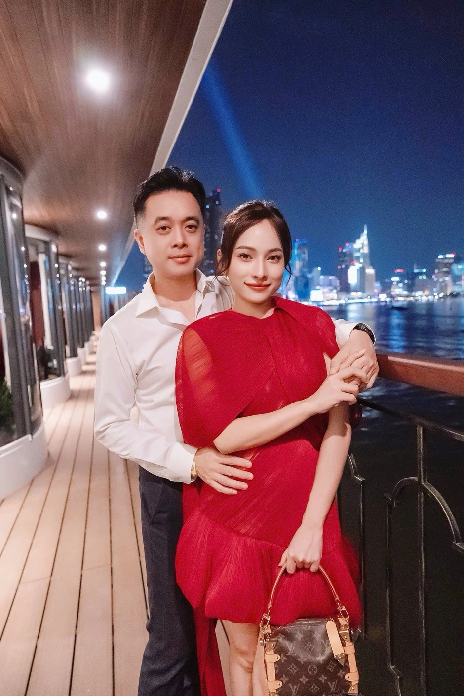 Sara Lưu - vợ Dương Khắc Linh mang thai song sinh lần 2