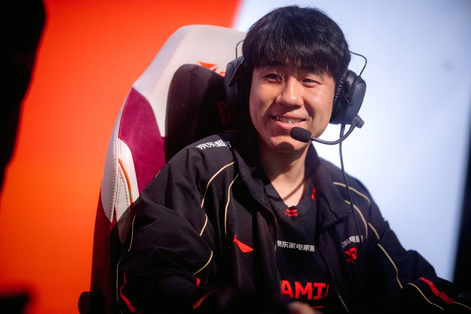 Siêu sao hàng đầu LPL bất ngờ dành "cơn mưa lời khen" cho Gumayusi: Tuyên bố gây chấn động về đẳng cấp của xạ thủ T1!