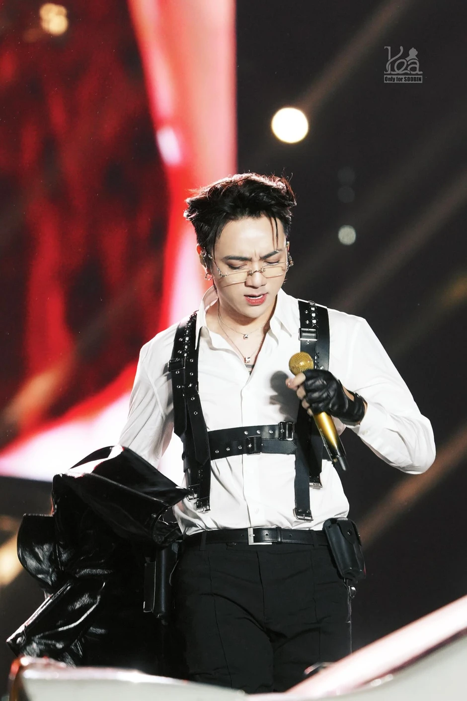 Siêu xe của SOOBIN bốc cháy ngùn ngụt