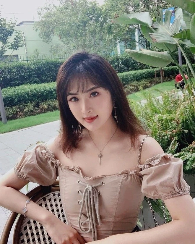 Số phận của ái nữ nhà tập đoàn Huawei từ bỏ thân phận "công chúa", 5 năm chấp nhận nếm mật nằm gai trong showbiz