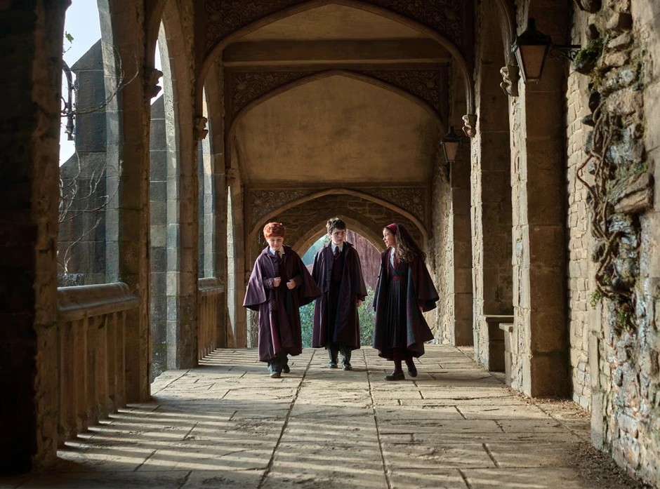 Sốc visual bộ ba Harry Potter bản truyền hình