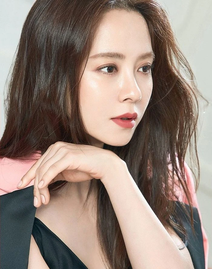 Song Ji Hyo nổi tiếng khắp châu Á nhờ loạt phim và show truyền hình ăn khách