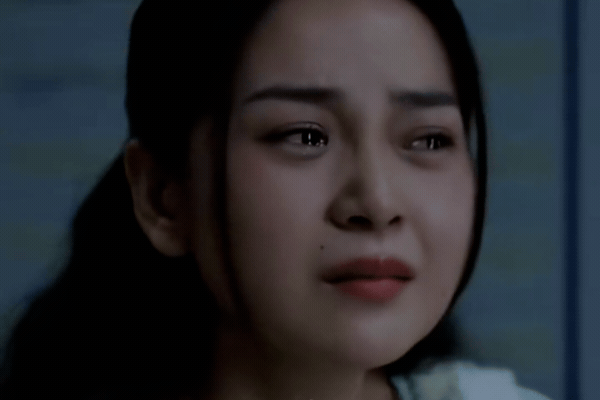 Tam Triều Dâng là nữ hoàng nước mắt đẹp nao lòng