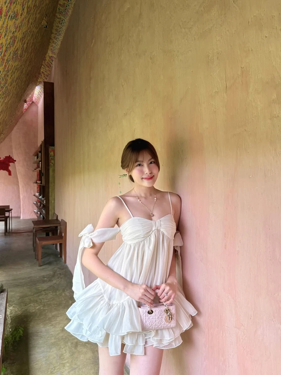 HIEUTHUHAI mời Babyboo đóng MV chung: diễn xuất tình cảm vẫn còn đơ?