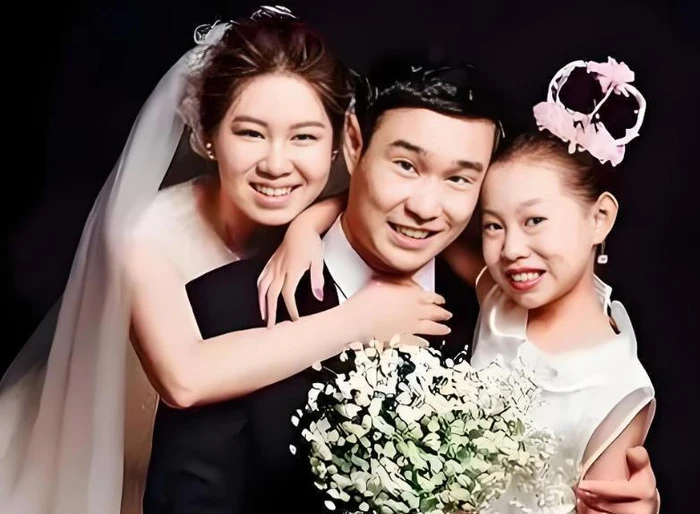 Thẩm Giai Nhuận ê chề bán được 65 bản album, đổi đời nhờ bị đem ra làm trò đùa Thẩm Giai Nhuận ê chề bán được 65 bản album, đổi đời nhờ bị đem ra làm trò đùa