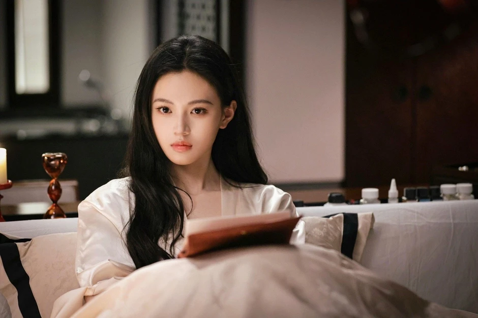 Thẩm Vũ Khiết - Mỹ nhân dị vực đẹp nhất Trung Quốc hiện tại