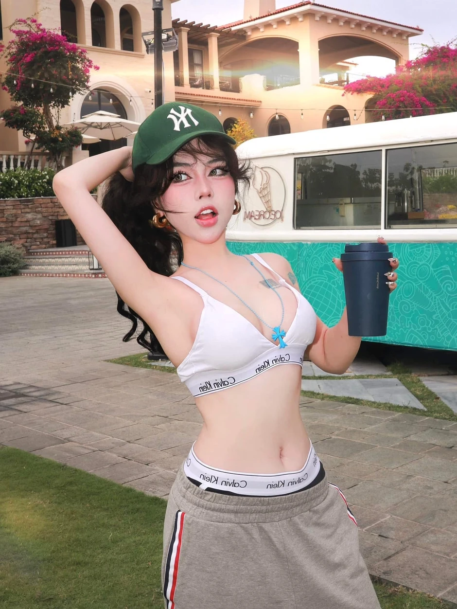 Hot girl mới tham gia đường đua bikini, mùa hè nóng bỏng Hot girl mới tham gia đường đua bikini, mùa hè nóng bỏng