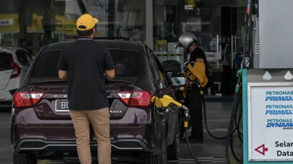 1 quốc gia phát 750.000 đồng cho các gia đình hàng tuần để mua xăng kenhtingame com thumb 1 quoc gia phat 750000 dong cho cac gia dinh hang tuan de mua xang 0af51774955286547 940w