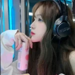 1800 ngày chơi game bằng chân, cơ thể nữ streamer biến dạng kinh hoàng kenhtingame com thumb 1800 ngay choi game bang chan co the nu streamer bien dang kinh hoang 0e091774947265634 940w