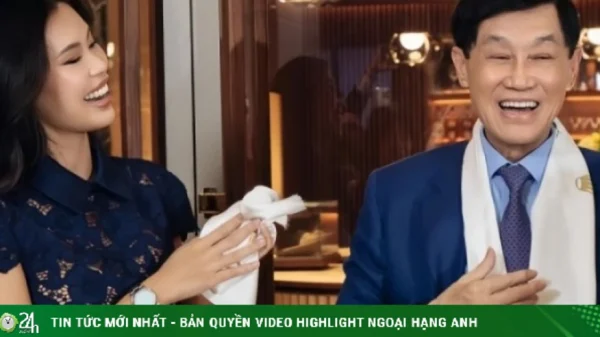 Ảnh sao 30/3: Bố con Johnathan Hạnh Nguyễn cười híp mắt bên nhau kenhtingame com thumb anh sao 30 3 bo con johnathan hanh nguyen cuoi hip mat ben nhau dd361774836942606 940w