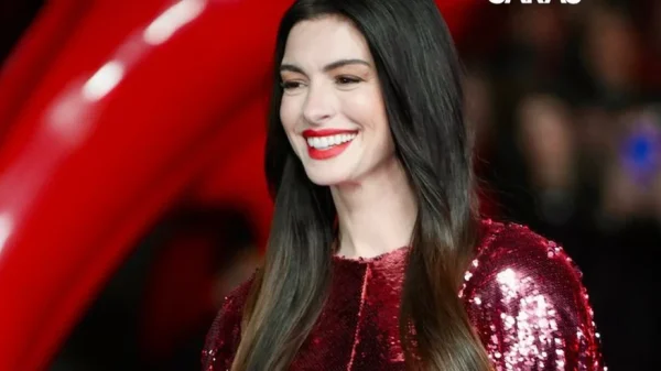 Anne Hathaway đang mặc cái gì vậy? kenhtingame com thumb anne hathaway dang mac cai gi vay 07e21774949182339 940w