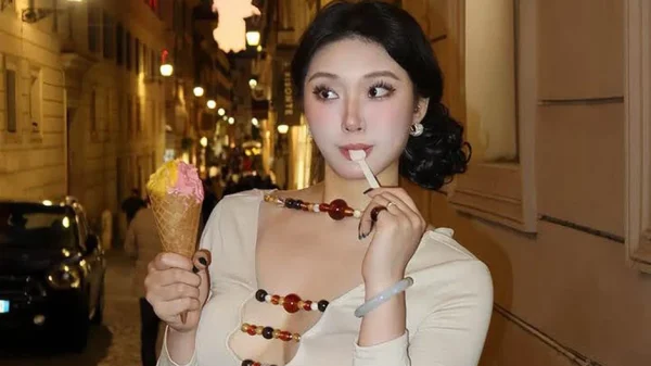 Bông hồng lai người Úc gây sốt với phong cách thời trang Âu-Á, khiến fan mê mệt kenhtingame com thumb bong hong lai nguoi uc gay sot voi phong cach thoi trang au a khien fan me met 806f1773461859925 940w