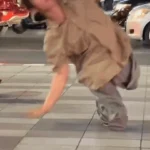 Breakdance 29 giây của chàng trai cụt 2 chân bên lề đường gây bão: Đừng tiếc nuối thay tôi kenhtingame com thumb breakdance 29 giay cua chang trai cut 2 chan ben le duong gay bao dung tiec nuoi thay toi ad271773291771840 940w