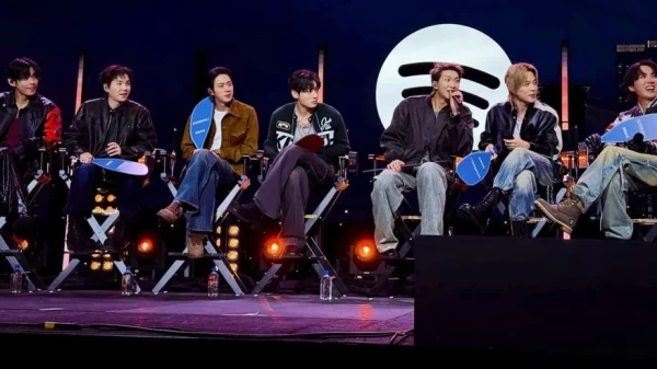 BTS đẹp trai xuất ngoại, Jung Kook bắn tiếng Anh thả thính cực mượt ở Mỹ kenhtingame com thumb bts dep trai xuat ngoai jung kook ban tieng anh tha thinh cuc muot o m 49791774326048720 940w